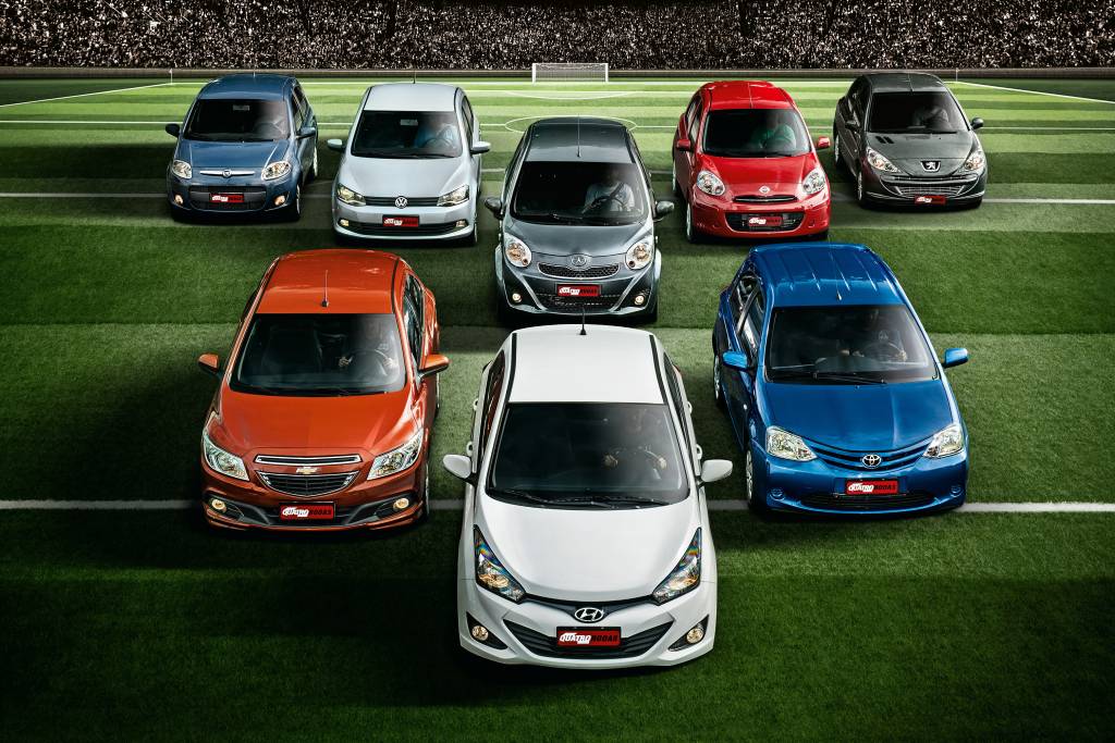 COMPARATIVO HATCHES COMPACTOS Para cada carro novo vendido no Brasil, quatro usados são negociados