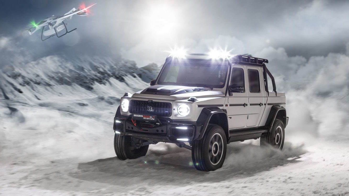 Mercedes Classe G preparada vira picape de 800 cv com drone na caçamba