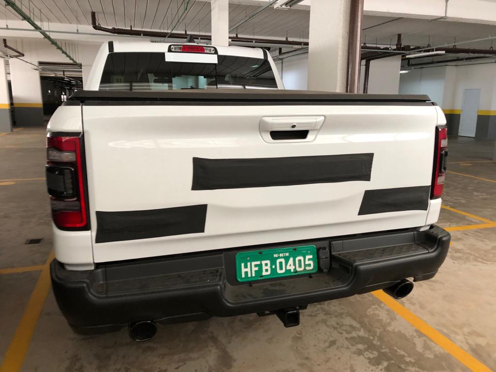 Ram 1500 Rebel flagra