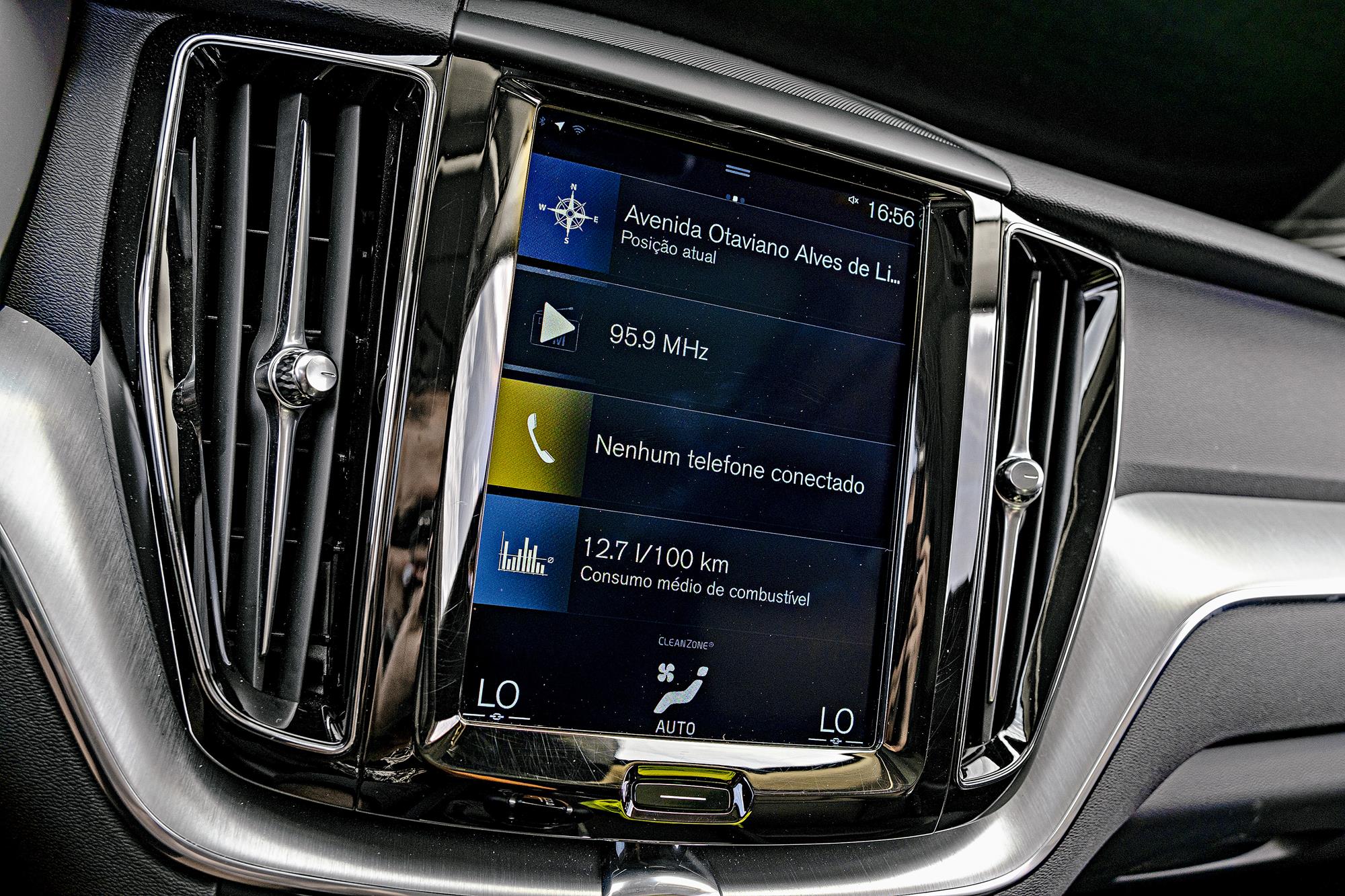 Volvo XC60 Momentum (3)