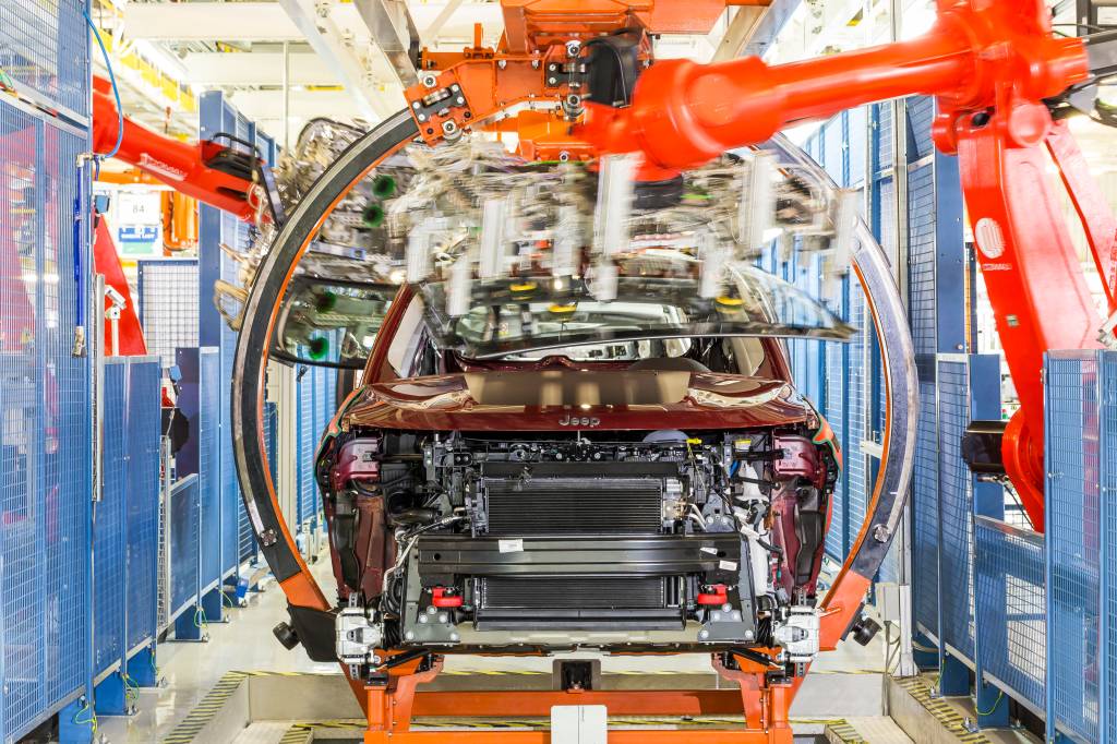 BYD quer comprar fábricas da Stellantis na Europa para produzir carros elétricos