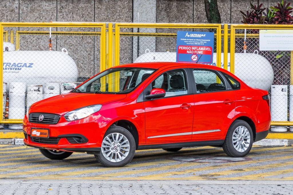 Testamos o único Fiat Grand Siena que permite kit GNV sem perder garantia