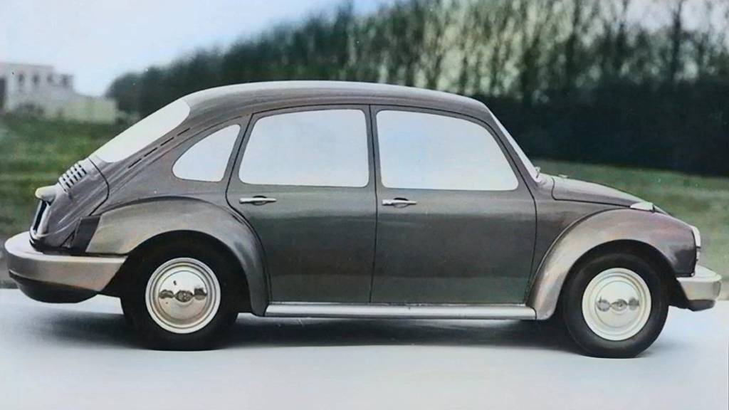 Como o fracasso do Fusca 4-portas deu origem ao VW Golf (e ao nosso Gol)
