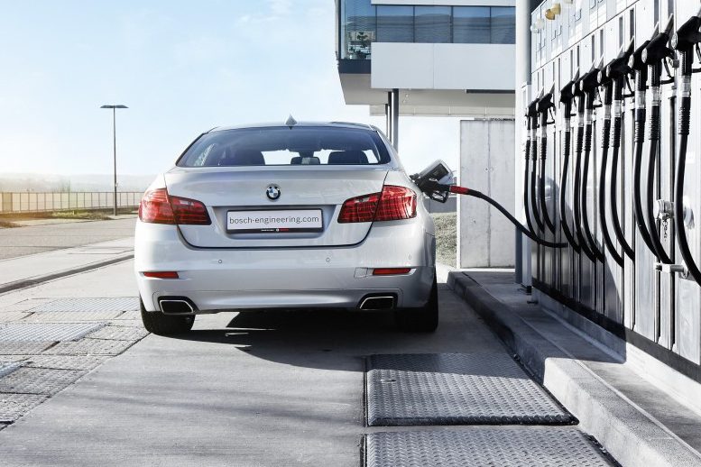 bosch_automotiv_tankstelle_6118_final_cmyk_14608x2591_img_w1280 bosch_automotiv_tankstelle_6118_final_cmyk_14608x2591_img_w1280
