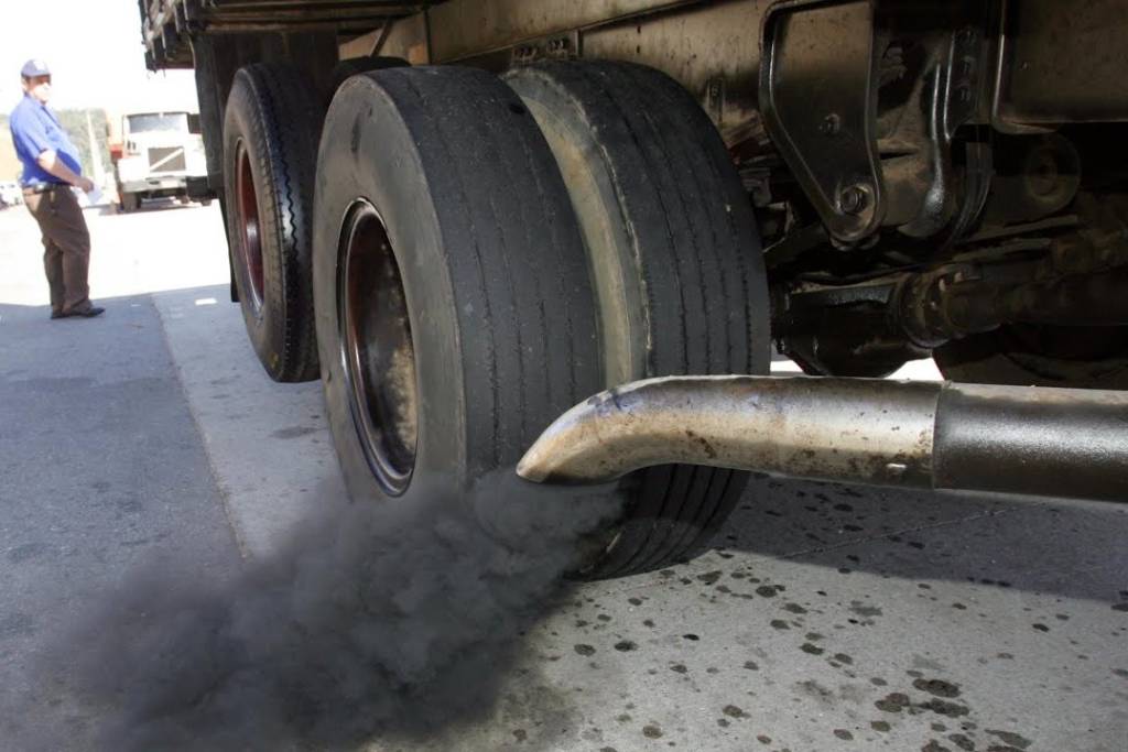 Montadoras querem adiar regras mais duras de emissões e segurança