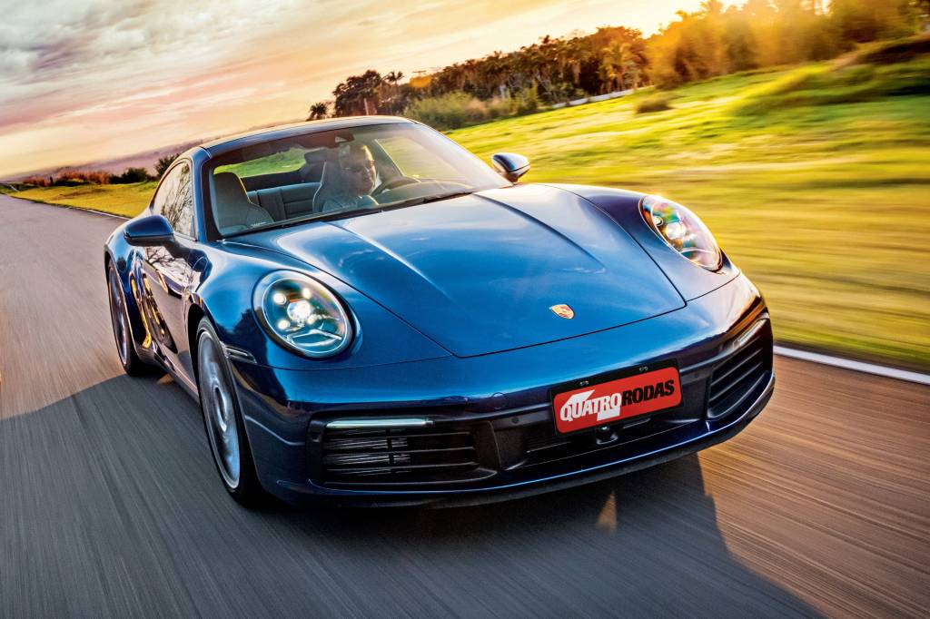 Porsche 911 Carrera S Porsche 911 foi, de longe, o esportivo mais vendido em maio