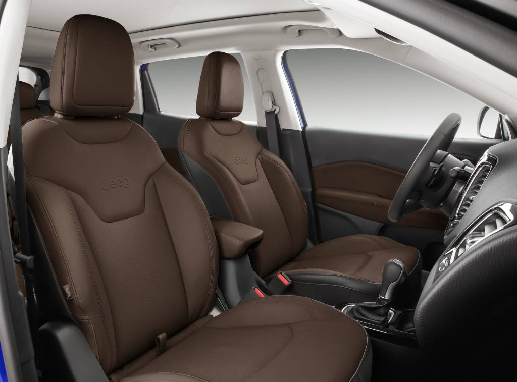 jeep_compass_limited_4x4_024_1-large jeep_compass_limited_4x4_024_1-large