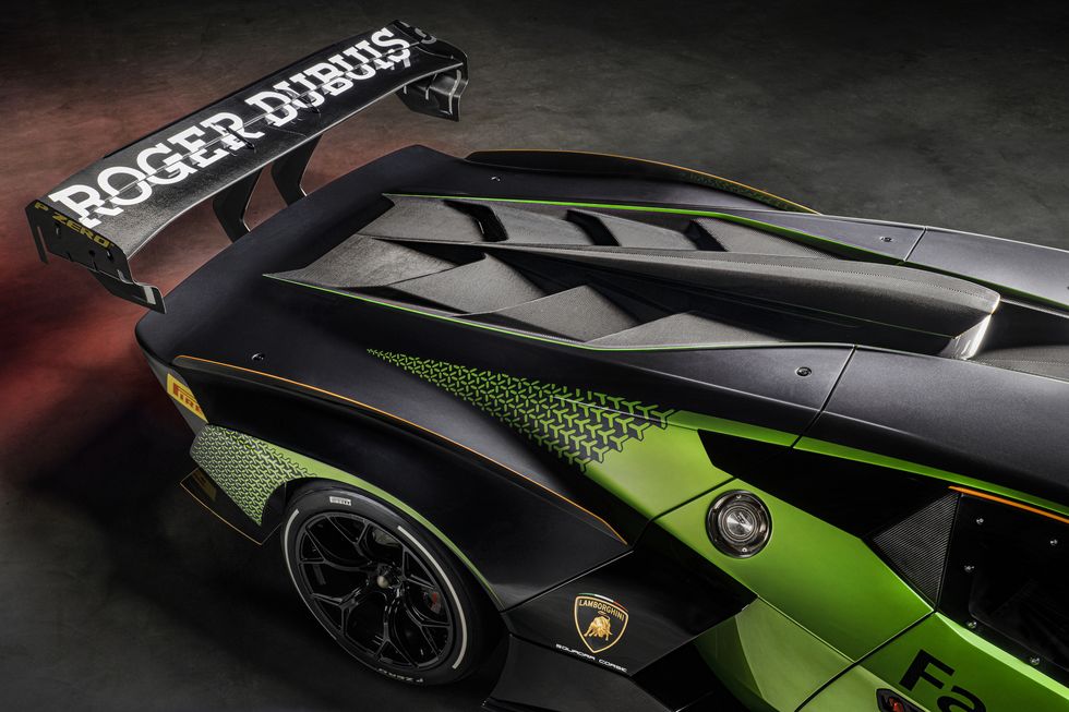 lamborghini-essenza-scv12-10-1595874713 lamborghini-essenza-scv12-10-1595874713