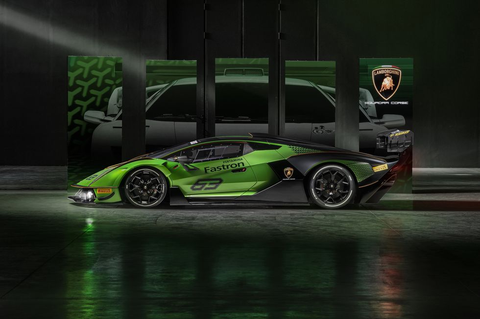 lamborghini-essenza-scv12-3-1595874711 lamborghini-essenza-scv12-3-1595874711