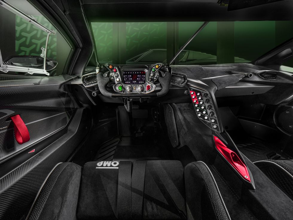 lamborghini-essenza-scv12-8-1595874712 lamborghini-essenza-scv12-8-1595874712