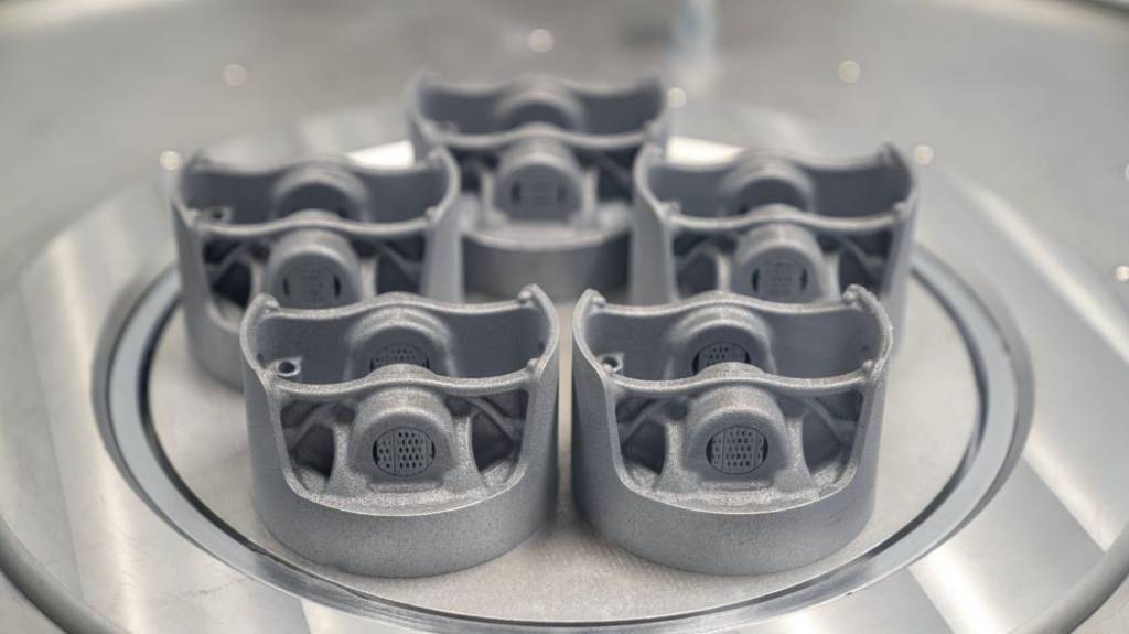 porsche-3d-printed-pistons-2 porsche-3d-printed-pistons-2