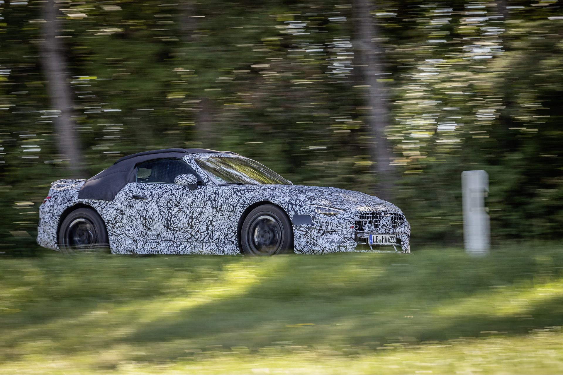 AMG desenvolve nova gera&ccedil;&atilde;o do Mercedes Classe SL, que pode ter at&eacute; 800 cv