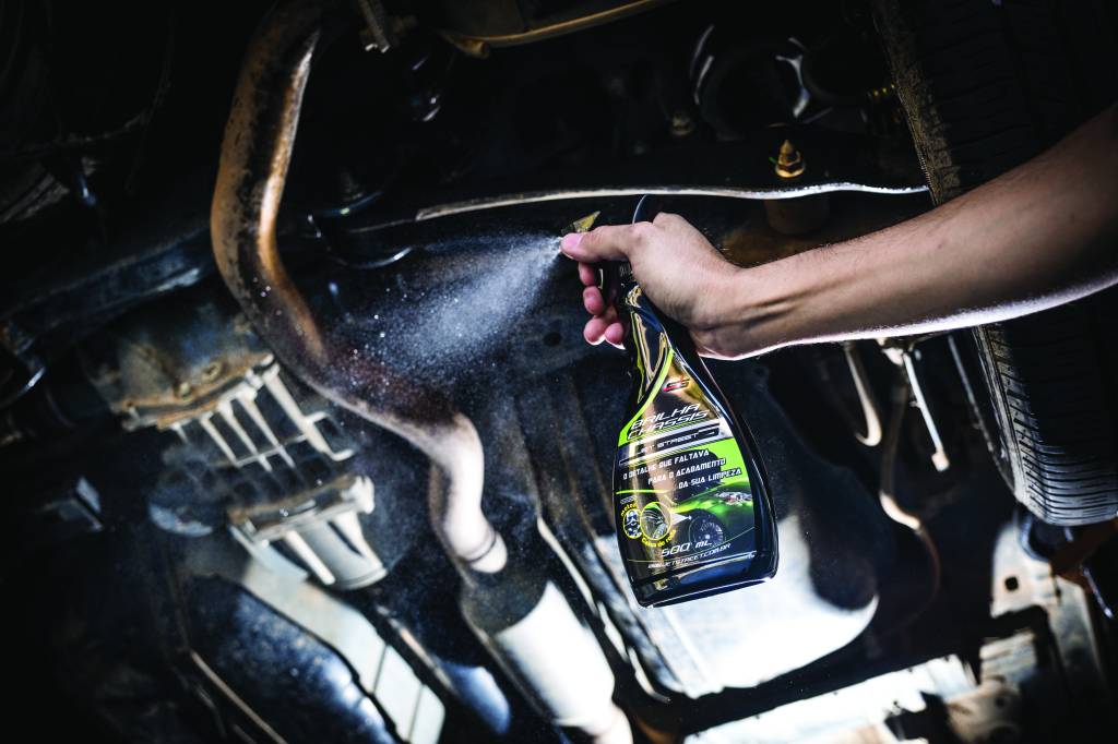 Brilha Chassis é opção a óleos e silicone, mas cumpre o que promete?