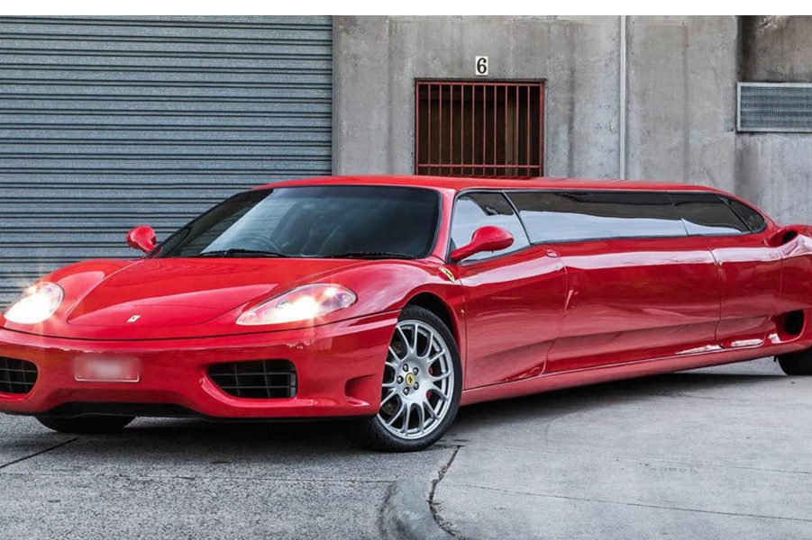 Ferrari 360 Modena transformada em limusine está à venda na Austrália