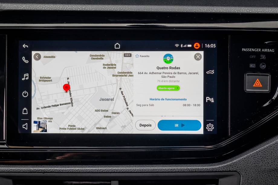 Waze instalado na central tem a mesma interface de um smartphone Waze instalado na central tem a mesma interface de um smartphone