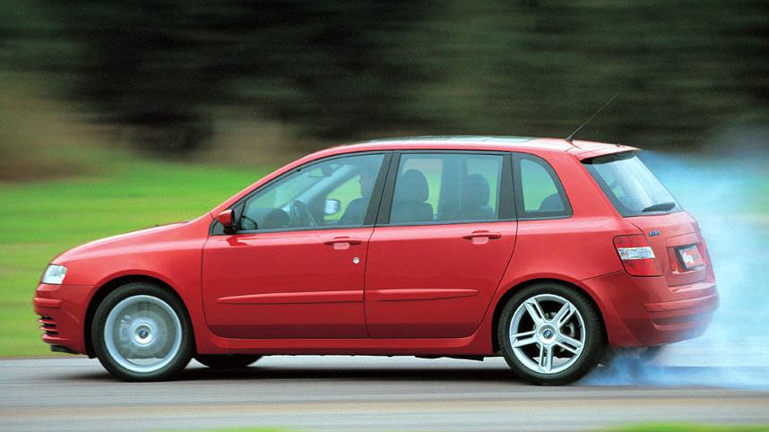 Stilo Abarth 2.4, esportivo da Fiat, testado pela revista Quatro Rodas Stilo Abarth 2.4, esportivo da Fiat, testado pela revista Quatro Rodas