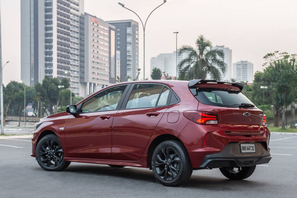 Chevrolet Onix RS Novos Chevrolet Onix RS e Onix Plus Midnight chegam às lojas em outubro