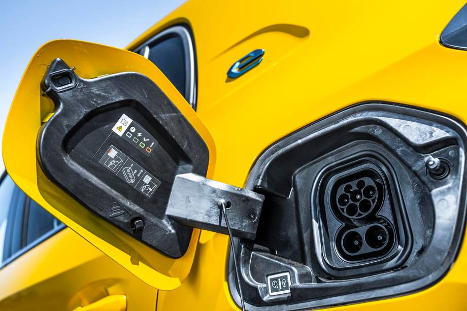 Autonomia da bateria é de 340 km em ciclo WLTP Autonomia da bateria é de 340 km em ciclo WLTP