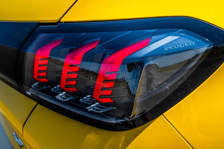 Só o elétrico tem lanternas de leds Só o elétrico tem lanternas de leds