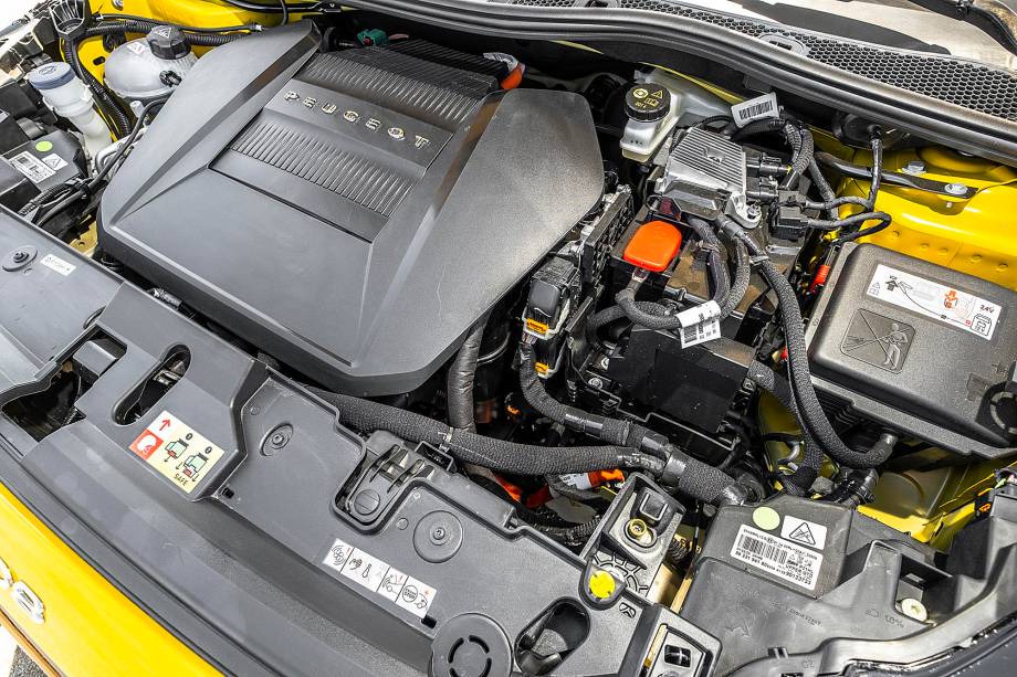 Conjunto elétrico se passa por um motor a gasolina facilmente Conjunto elétrico se passa por um motor a gasolina facilmente