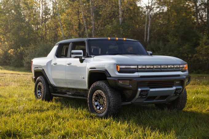 2022-GMC-Hummer-EV-12