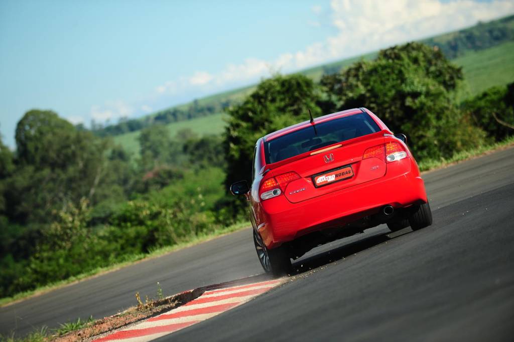 Civic SI modelo 2011 da Honda, durante teste comparativo da revista Quatro Rodas Civic SI modelo 2011 da Honda, durante teste comparativo da revista Quatro Rodas