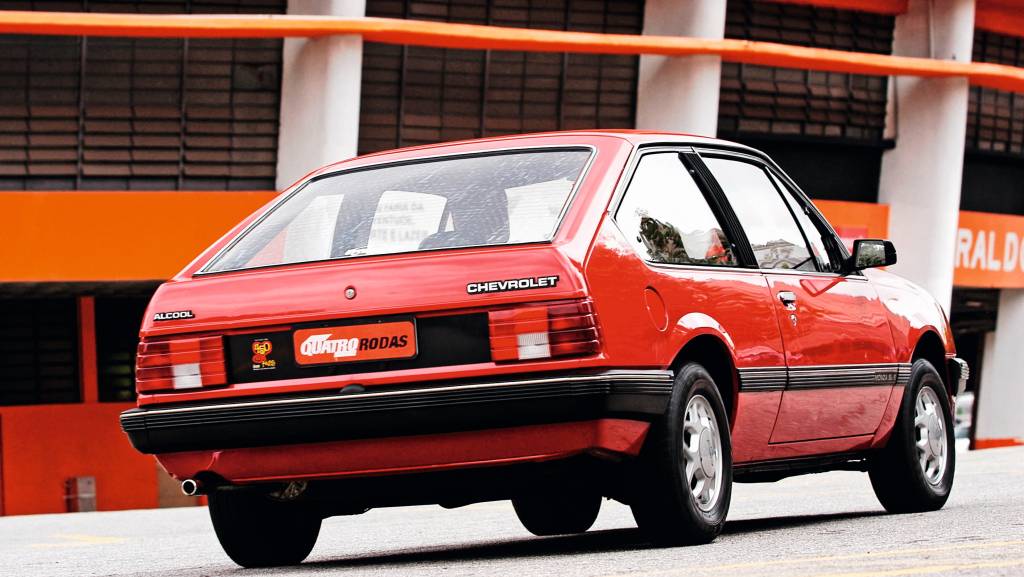 Monza Hatch 1.6 SLE 1983 a álcool, da Chevrolet, de Rui Pacheco Bastos. Monza Hatch