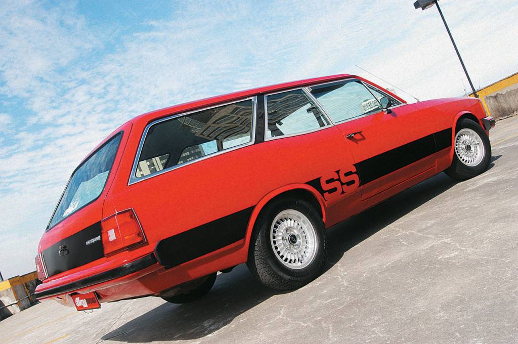 Opala Caravan SS 1980, da Chevrolet, testado pela revista Quatro Rodas. Opala Caravan SS 1980, da Chevrolet, testado pela revista Quatro Rodas.