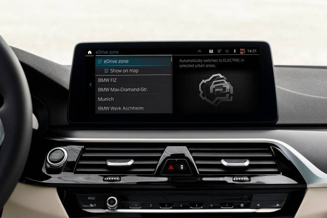 P90389221_highRes_the-new-bmw-5-series P90389221_highRes_the-new-bmw-5-series