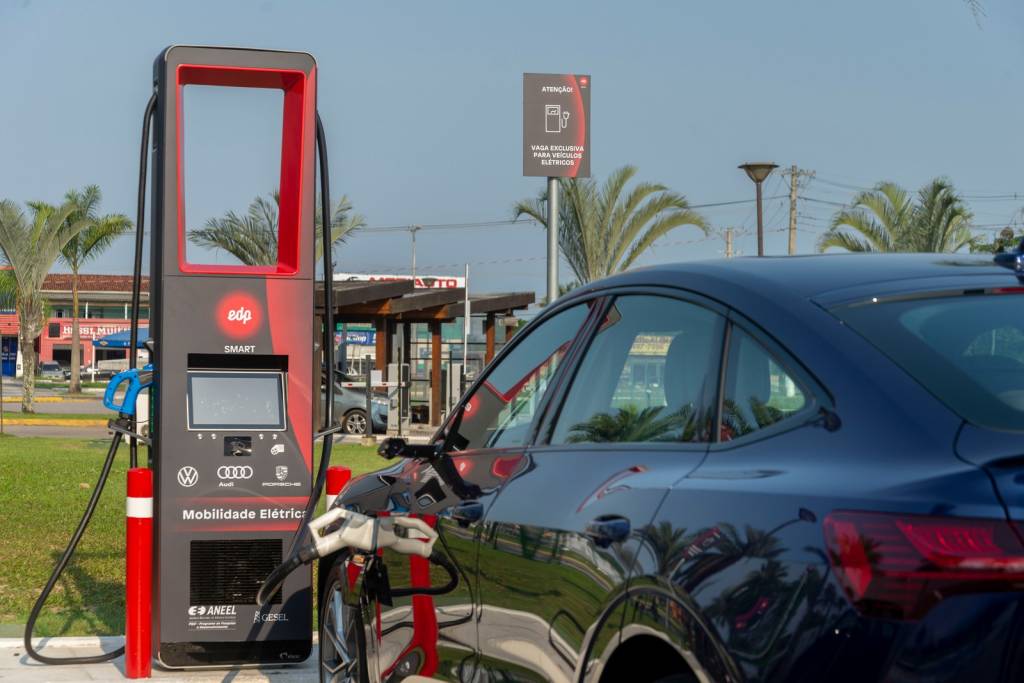 ddf3c06d-2a34-47b4-96a5-7640e11379ea ddf3c06d-2a34-47b4-96a5-7640e11379ea