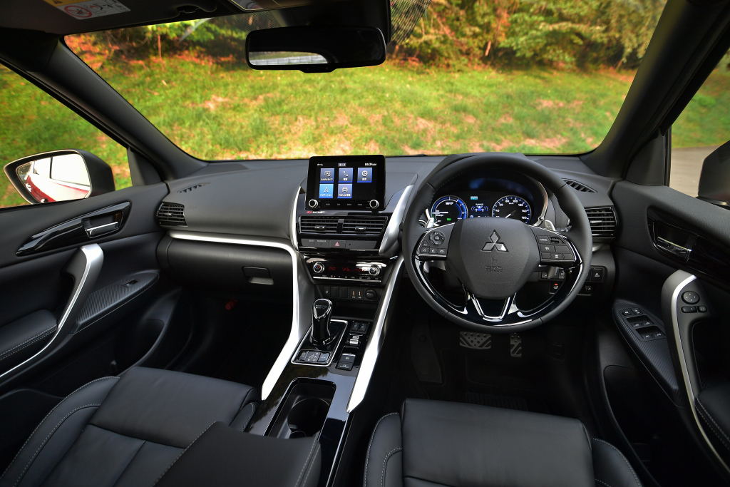 mitsubishi_eclipse_cross_phev_4 mitsubishi_eclipse_cross_phev_4
