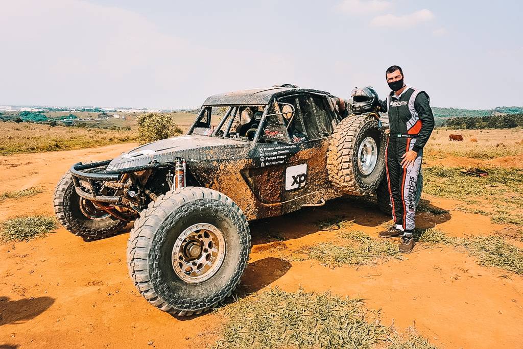 Pilotamos o Buggy V8 de Rubens Barrichello no Rali dos Sertões