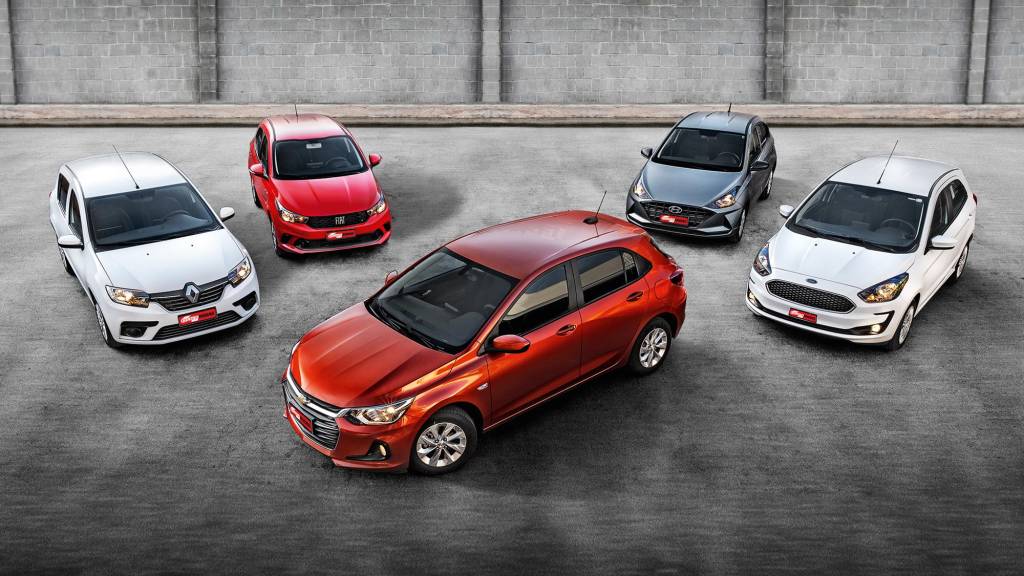 Comparativo hatches compactos 1.0 aspirado manual básico (2) Sandero, Argo, Onix, HB20 e KA