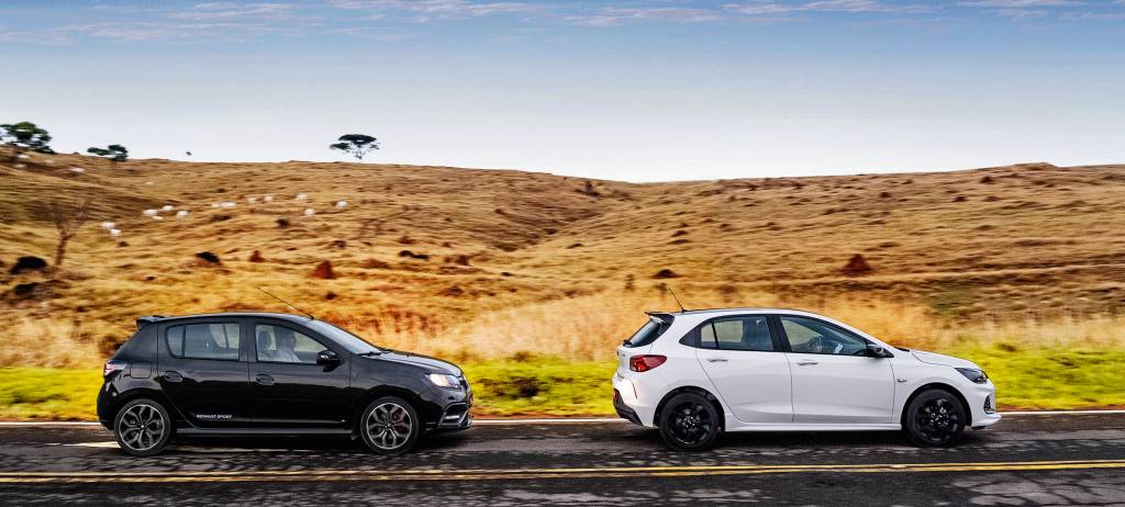 ONIX RS SANDERO RS Onix RS e Sandero R.S se enfrentam em briga de hatches esportivos