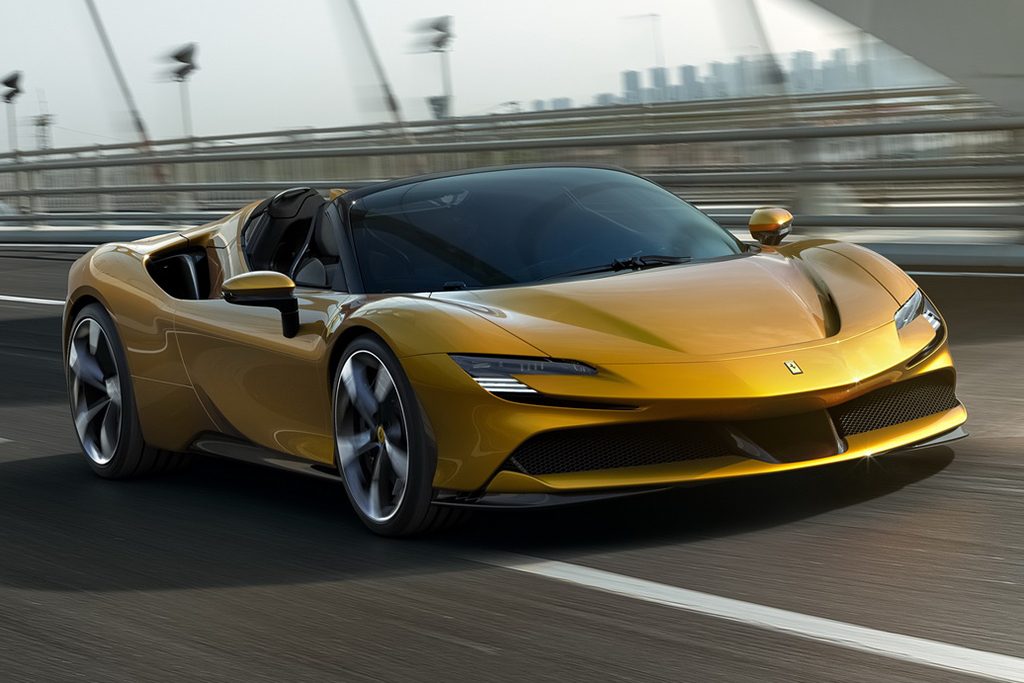 Ferrari SF90 Spider é híbrido plug-in de 1.000 cv que até puristas desejam
