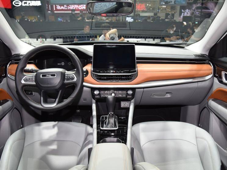 Novo Jeep Compass 2022 muda pouco por fora mas revoluciona com novo painel