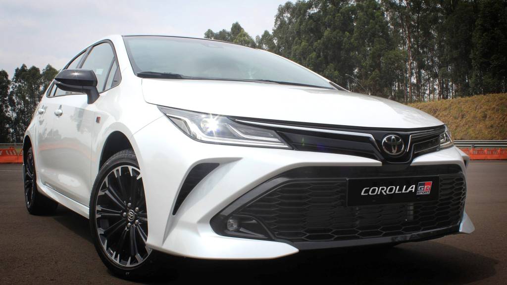 Novo Toyota Corolla GR-S nacional tem preço de versão híbrida