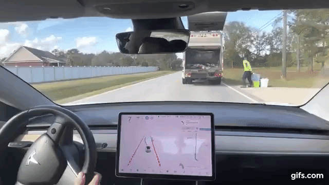 Tesla agora sabe ultrapassar sozinho e dirigir na completa escuridão