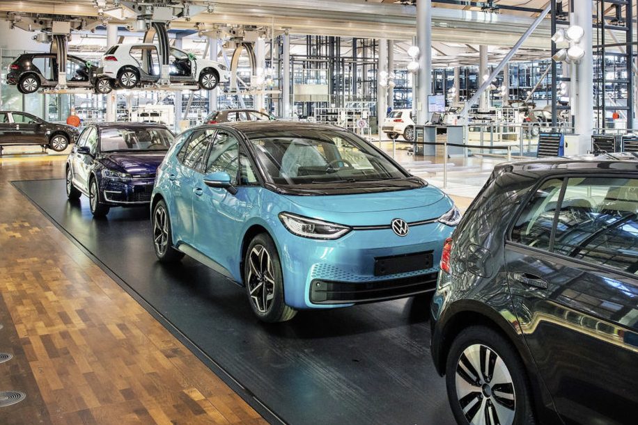 Carros elétricos podem acabar com 12% dos empregos na indústria automotiva