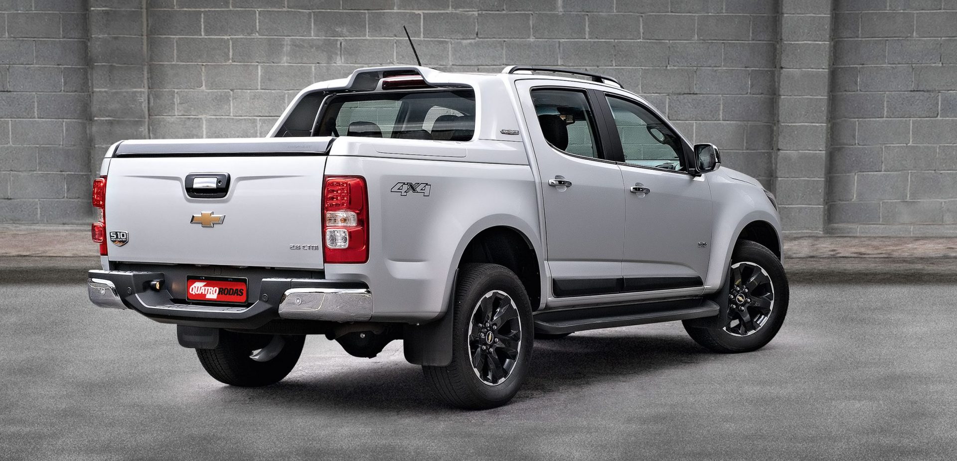 traseira da chevrolet S10