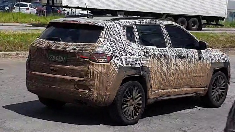 Traseira não sofreu alterações notáveis Traseira não sofreu alterações notáveis