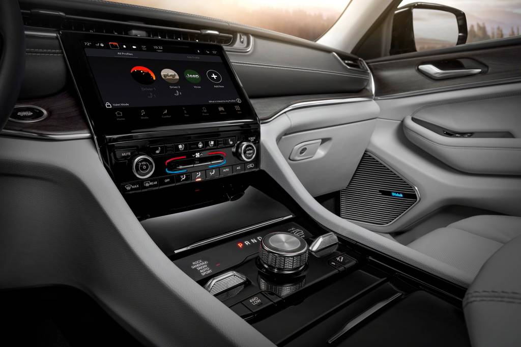 2021 Jeep® Grand Cherokee L Overland features the new Uconnect 2021 Jeep® Grand Cherokee L Overland features the new Uconnect 5 system and its 10.1-inch touchscreen and an all-new driver control center with metal rotary shifter, ride height and Selec-Terrain switches.