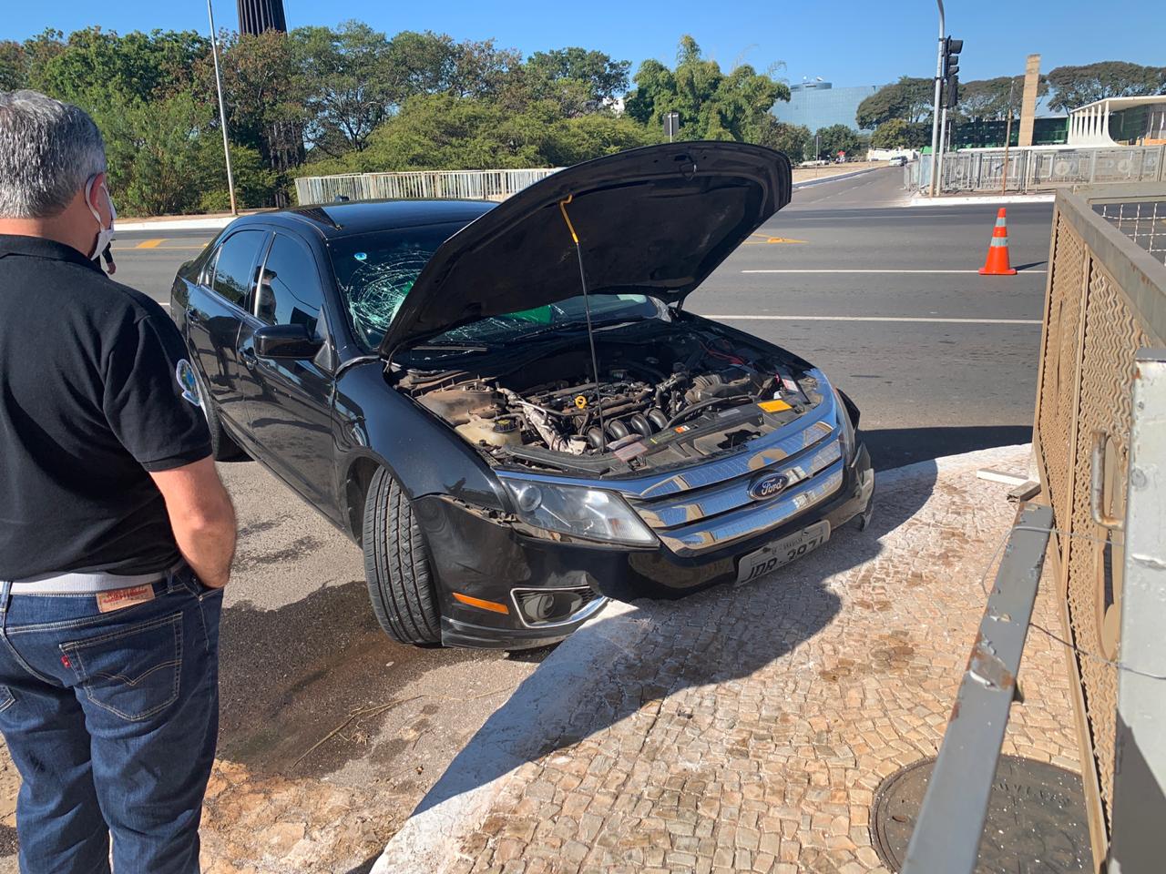 Um dos Fusion entregues a Lula, e que havia sido transferido &agrave; seguran&ccedil;a presidencial, se envolveu em acidente no ano passado.