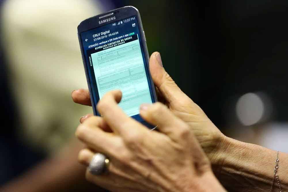 Detrans terão que voltar a emitir o CRLV de forma física