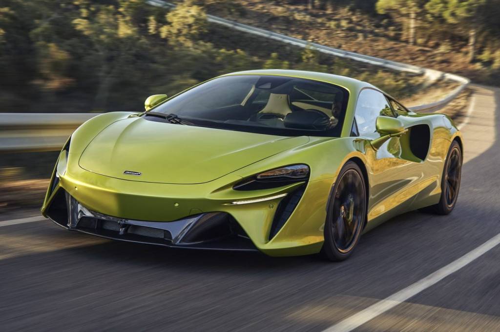 União Europeia quer só elétricos a partir de 2035, mas poupará supercarros