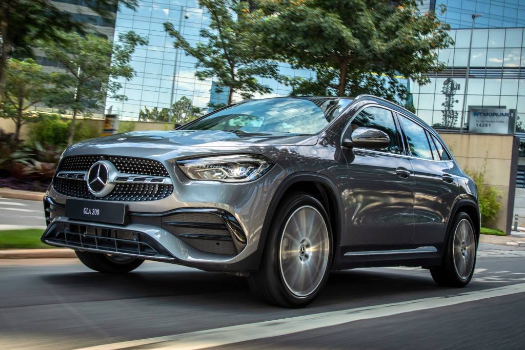 Mercedes GLA 200 AMG Line (1)