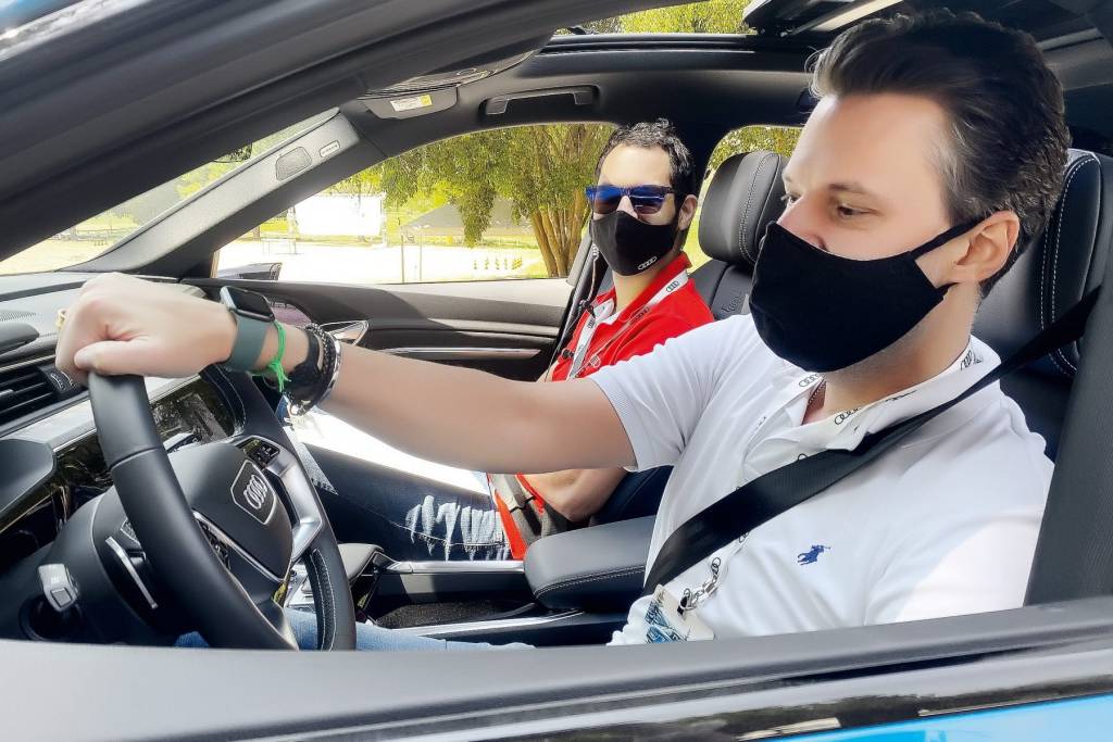Treinamento de vendas Audi e-tron Treinamento de vendas Audi e-tron.