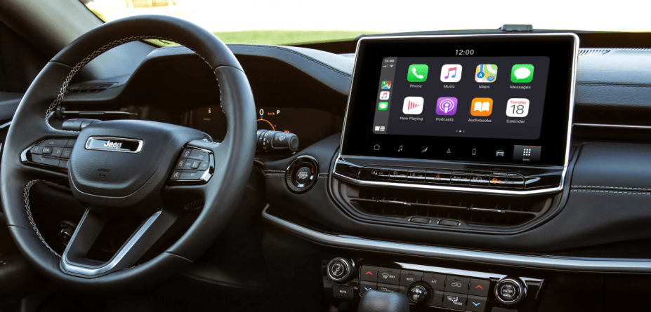 Apple Carplay em funcionamento na central Uconnect 5 de 10,1 polegadas do novo Jeep Compass 2022 Apple Carplay em funcionamento na central Uconnect 5 de 10,1 polegadas do novo Jeep Compass 2022