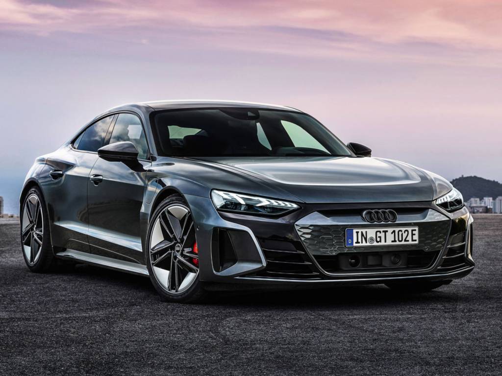 AudiRS e-tron GT frente 3 4 RS tem baixo coeficiente aerodinâmico de 0,24 (Cx)