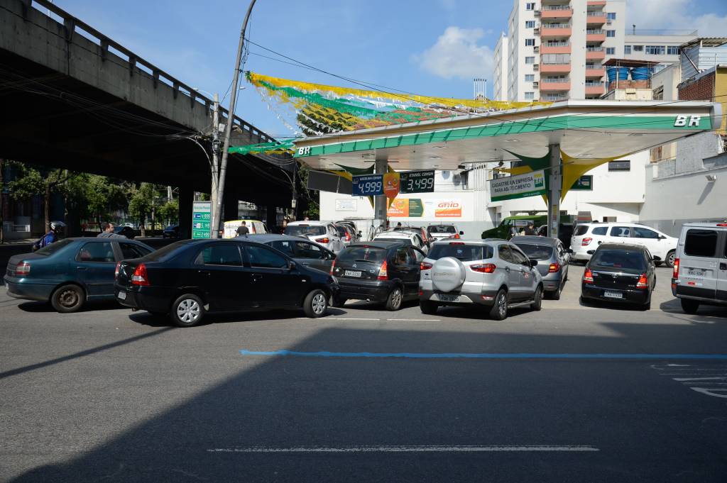 Greve de caminhoneiros provoca fila para abastecimento de combustível em posto de gasolina no Rio de Janeiro.Foto Tomaz Silva/Agência Brasil Fila postos
